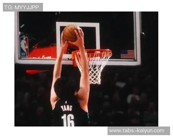 马修斯强突篮下，杨瀚森献上超级大帽——篮球场上的英雄时刻